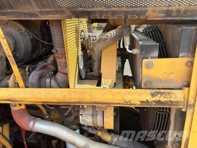 CAT 525C Скидери
