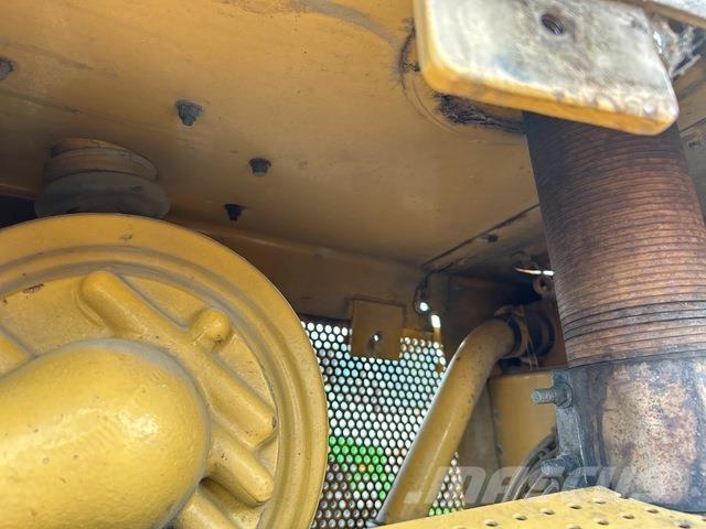 CAT 527 Верижни булдозери
