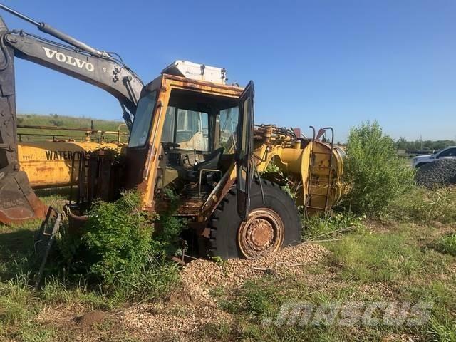 CAT 613C Цистерни за вода
