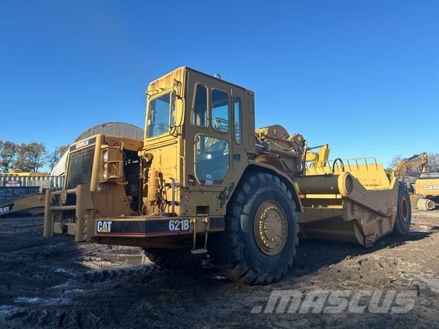 CAT 621B Скрепери
