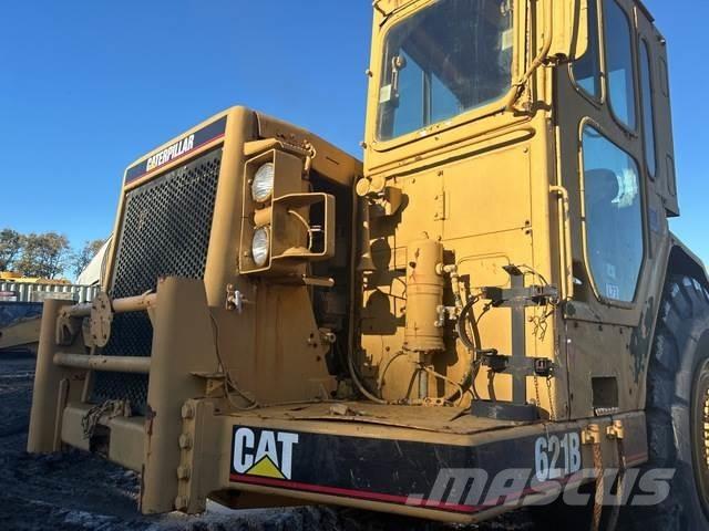 CAT 621B Скрепери
