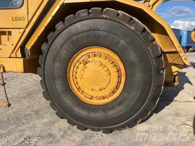 CAT 621G Скрепери
