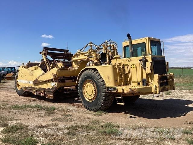 CAT 623F Скрепери
