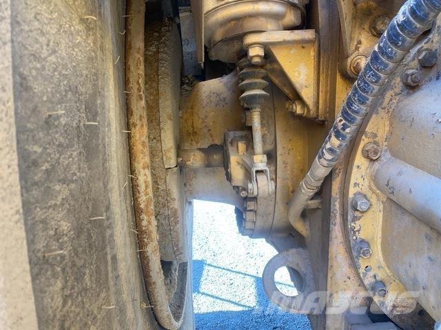 CAT 651 Цистерни за вода
