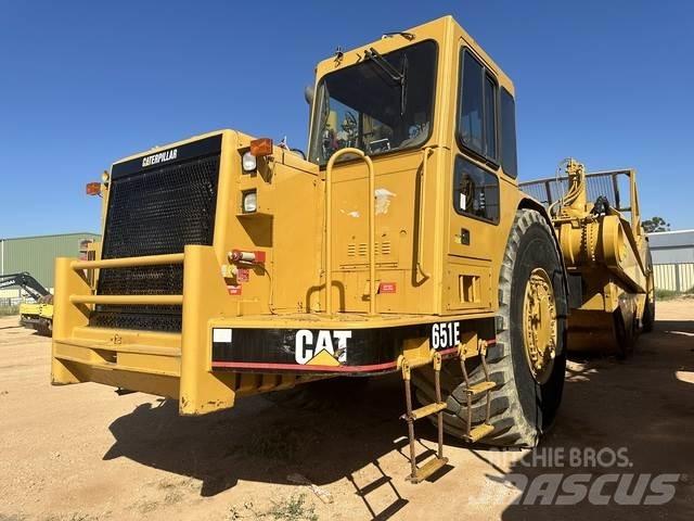 CAT 651E Скрепери
