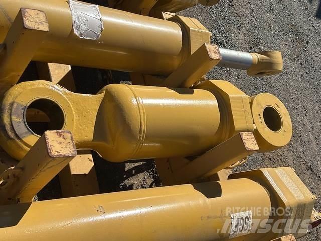 CAT 657E Транспорт - Други