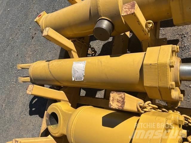 CAT 657E Транспорт - Други