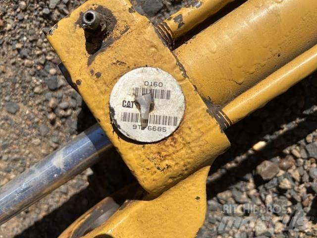 CAT 657E Транспорт - Други
