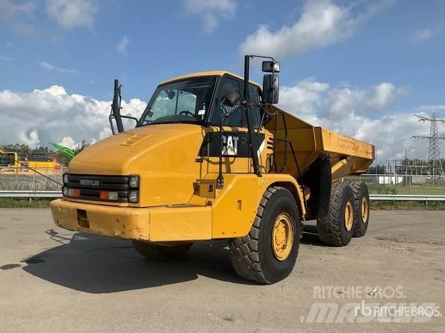 CAT 725 Дъмпери/моторни превозни средства