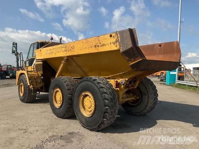 CAT 725 Дъмпери/моторни превозни средства