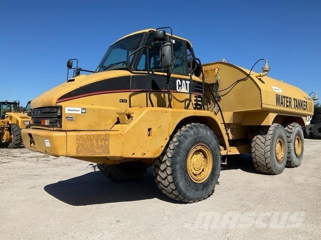 CAT 725 Цистерни за вода
