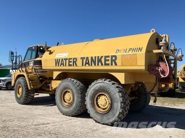 CAT 725 Цистерни за вода
