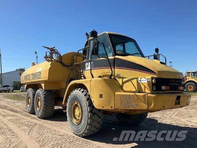CAT 725 Цистерни за вода
