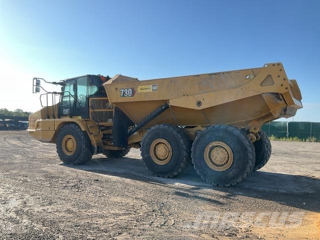 CAT 730 Дъмпери/моторни превозни средства