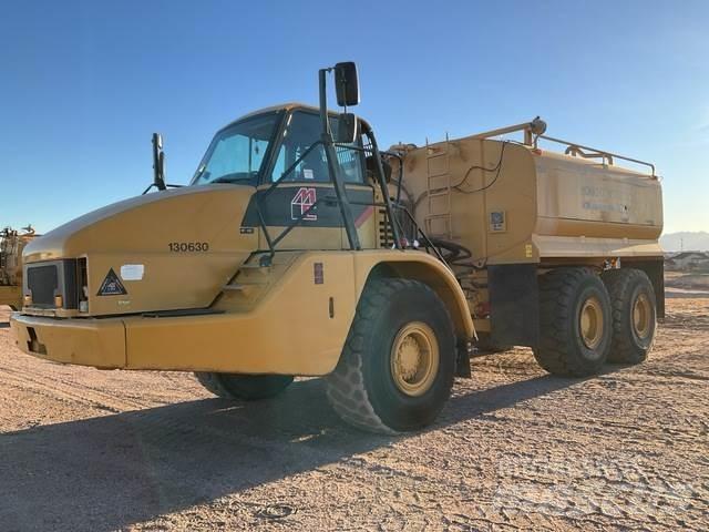 CAT 735 Цистерни за вода
