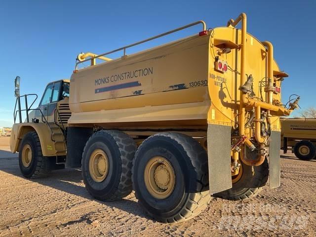 CAT 735 Цистерни за вода
