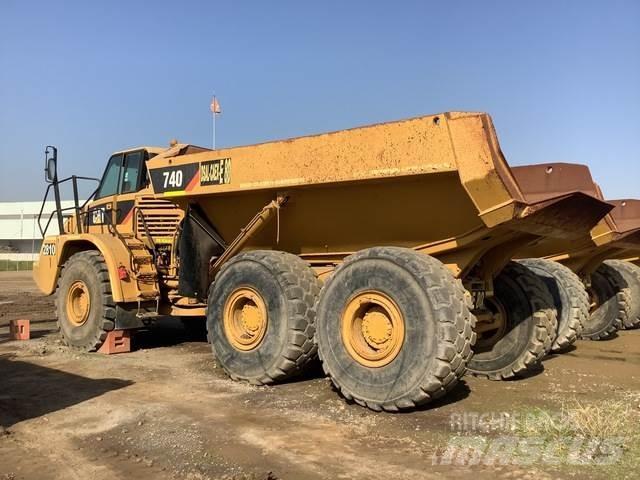 CAT 740 Дъмпери/моторни превозни средства