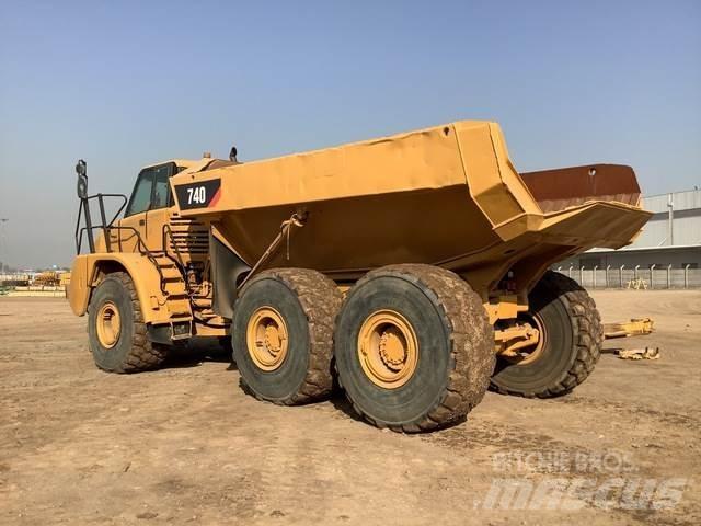 CAT 740 Дъмпери/моторни превозни средства