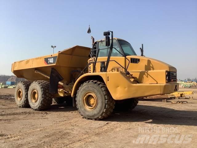 CAT 740 Дъмпери/моторни превозни средства