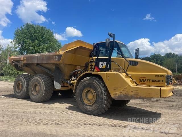 CAT 740 Дъмпери/моторни превозни средства