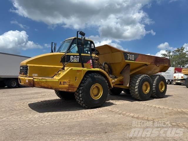 CAT 740 Дъмпери/моторни превозни средства