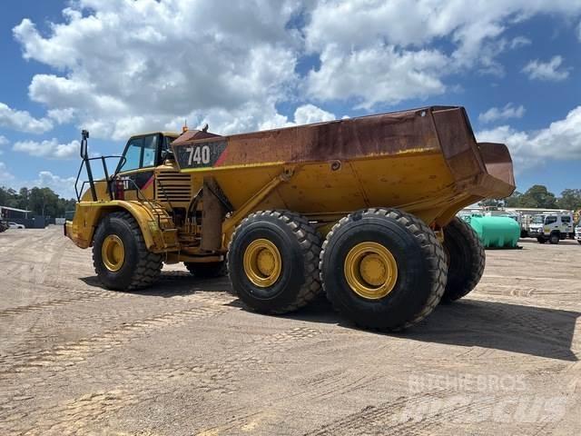 CAT 740 Дъмпери/моторни превозни средства