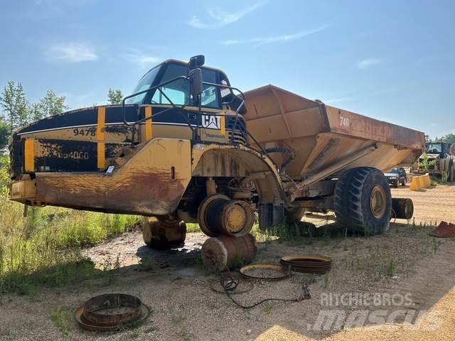 CAT 740 Дъмпери/моторни превозни средства