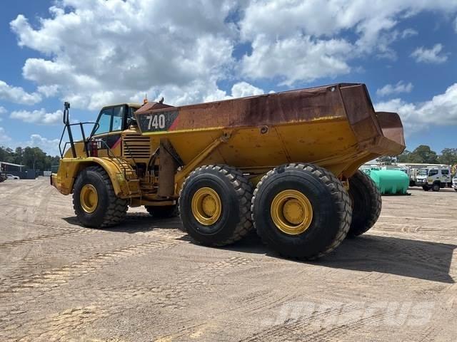 CAT 740 Дъмпери/моторни превозни средства