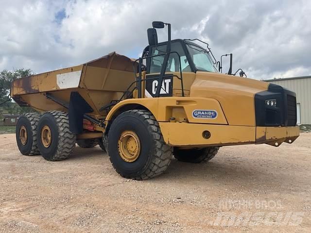 CAT 740B Дъмпери/моторни превозни средства
