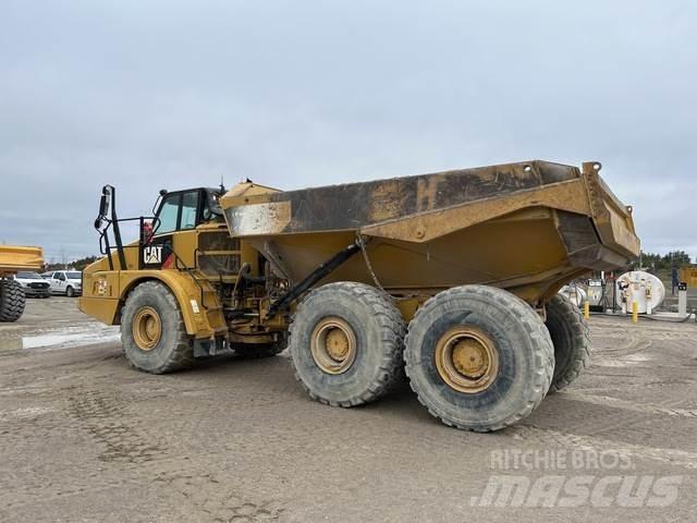 CAT 740B Дъмпери/моторни превозни средства