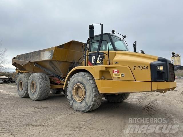 CAT 740B Дъмпери/моторни превозни средства