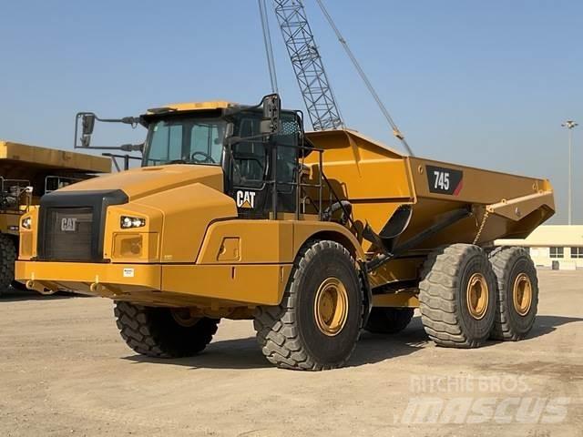 CAT 745 Дъмпери/моторни превозни средства