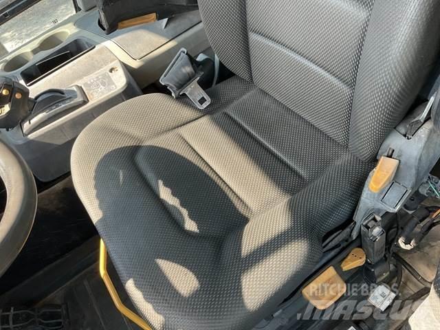 CAT 745 Дъмпери/моторни превозни средства