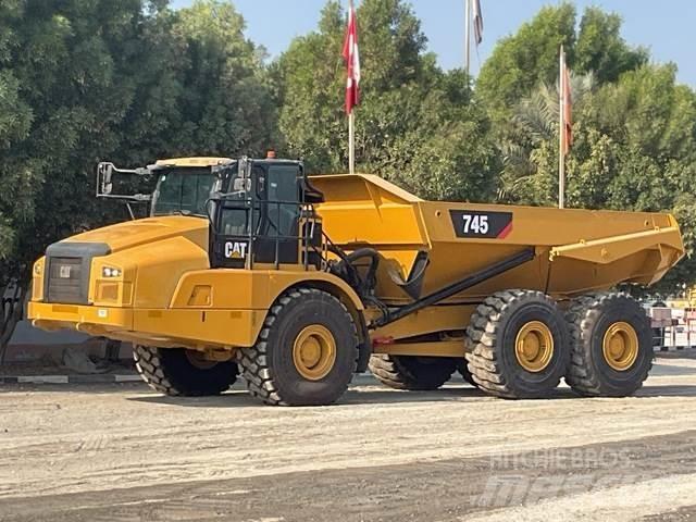 CAT 745 Дъмпери/моторни превозни средства