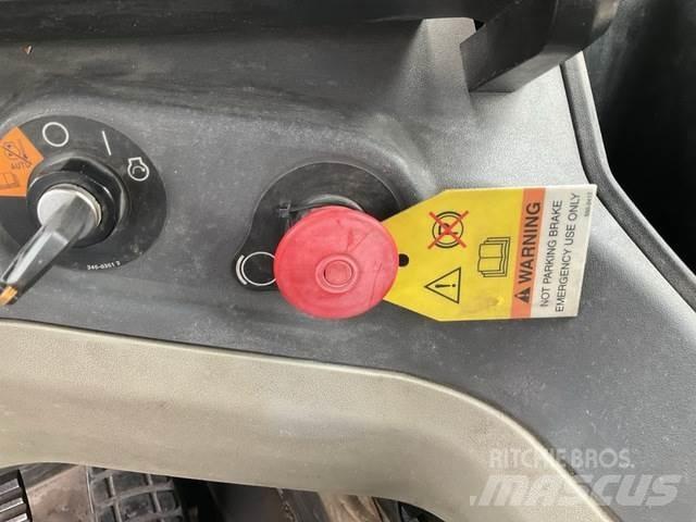 CAT 745 Дъмпери/моторни превозни средства