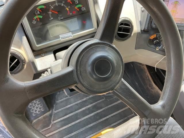 CAT 745 Дъмпери/моторни превозни средства