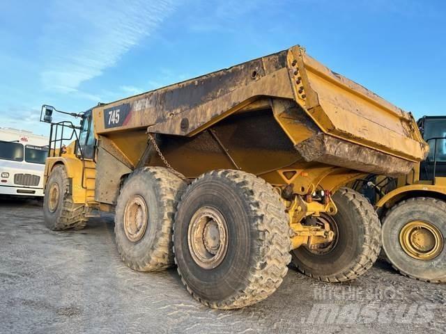 CAT 745 Дъмпери/моторни превозни средства