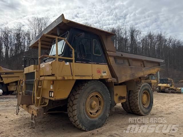 CAT 769D Дъмпери/моторни превозни средства