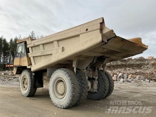CAT 771D Дъмпери/моторни превозни средства