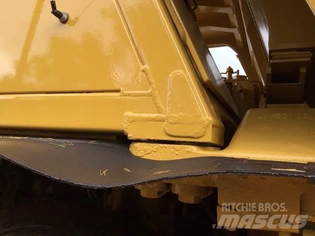 CAT 775E Дъмпери/моторни превозни средства