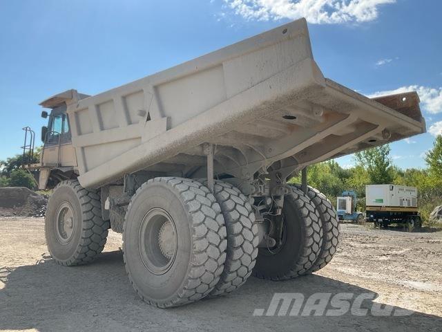 CAT 775E Дъмпери/моторни превозни средства