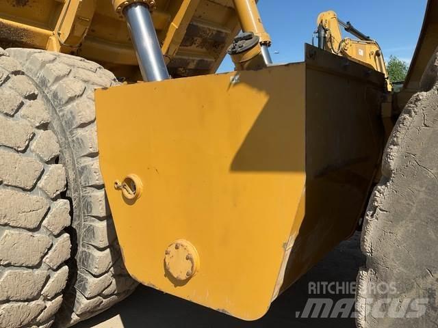 CAT 777F Дъмпери/моторни превозни средства