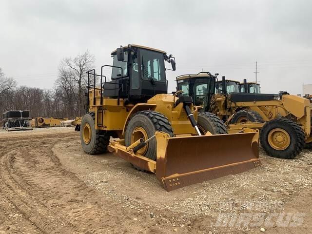 CAT 814K Колесни булдозери
