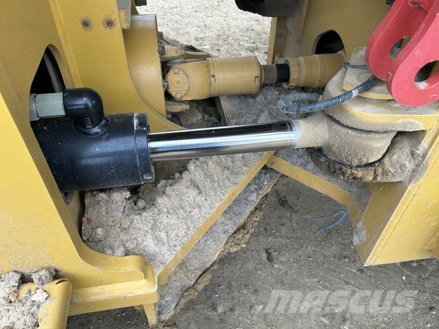 CAT 815 Уплътнители за почва
