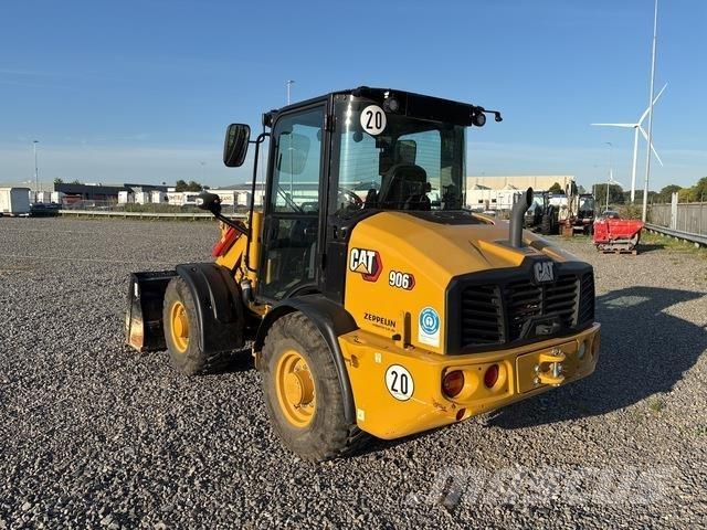 CAT 906 Колесни товарачи