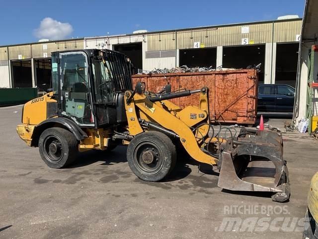 CAT 906H Колесни товарачи