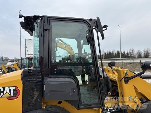 CAT 908 Колесни товарачи