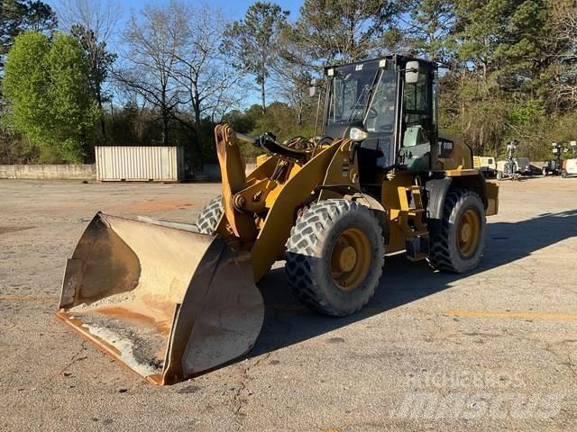 CAT 918M Колесни товарачи