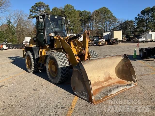 CAT 918M Колесни товарачи