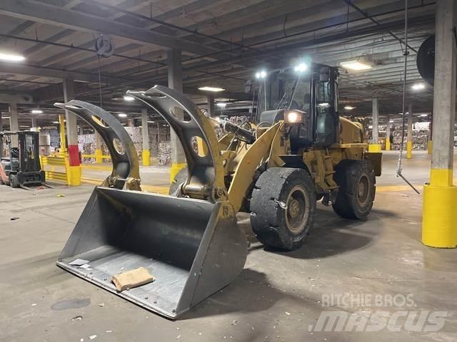 CAT 920 Колесни товарачи